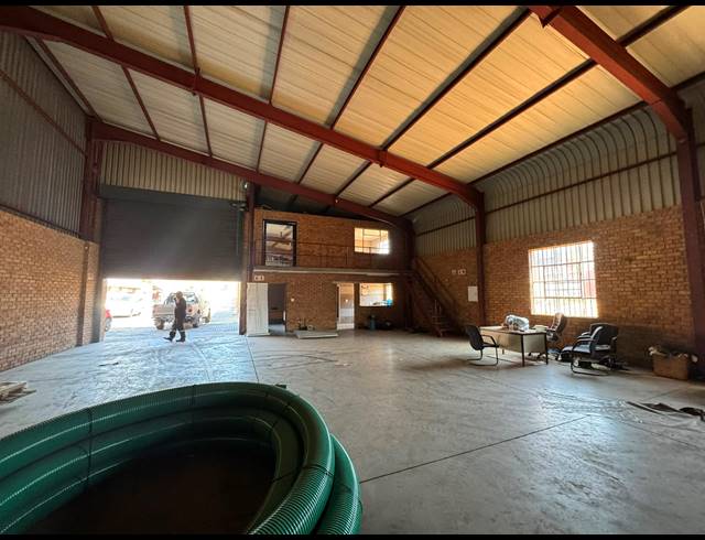 250M² WAREHOUSE TO LET IN CHLOORKOP